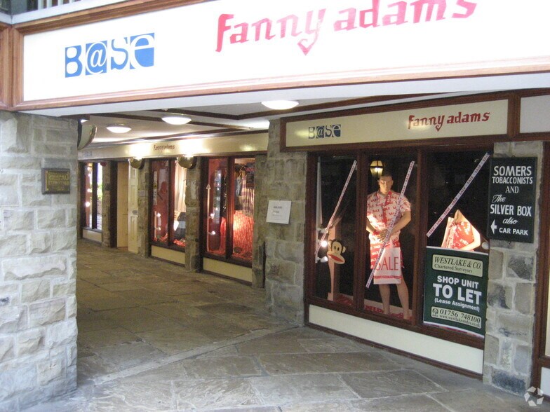 High St, Skipton à louer - Photo du bâtiment - Image 2 de 22