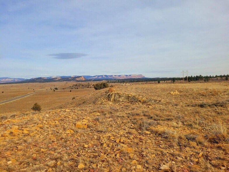 68 acres Commercial Property; Johns Valley rd, Bryce Canyon City, UT for sale - Building Photo - Image 2 of 17