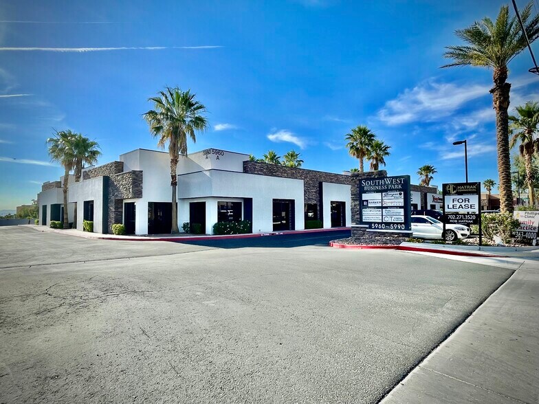 5960 S Rainbow Blvd, Las Vegas, NV à louer - Photo du bâtiment - Image 2 de 7