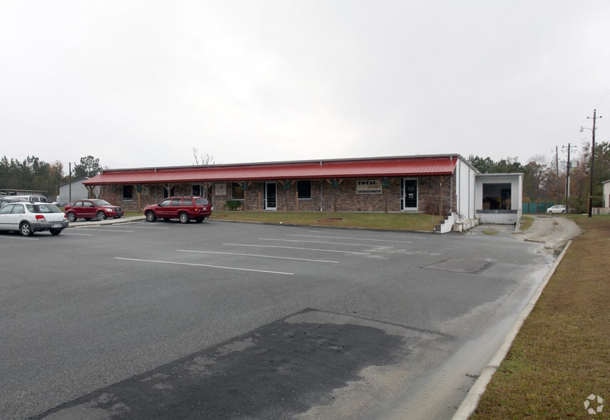745 US 117 S, Burgaw, NC for lease - Building Photo - Image 2 of 2