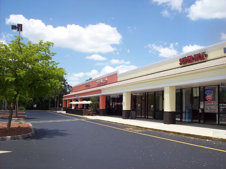 18011 S Tamiami Trl, Fort Myers, FL à louer - Photo du bâtiment - Image 2 de 17