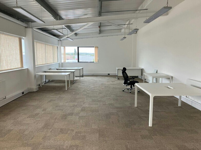 2-6 Faraday Way, Orpington à louer - Photo intérieure - Image 3 de 6