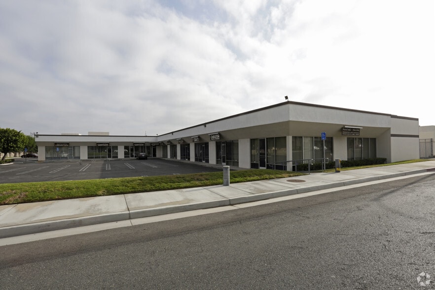 8201 Orangethorpe Ave, Buena Park, CA for lease - Primary Photo - Image 1 of 6