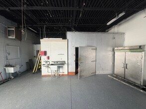 13425 Snow Rd, Brook Park, OH for lease Interior Photo- Image 2 of 18