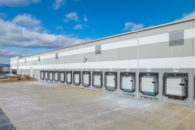 Plus de détails pour 1 S Shearer Dr, Carlisle, PA - Industriel à louer