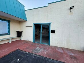 528 S 8th St, Fernandina Beach, FL à louer Photo intérieure- Image 2 de 17