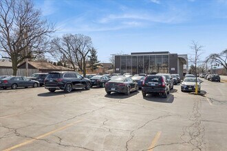 7101 N Cicero Ave, Lincolnwood, IL for lease Building Photo- Image 2 of 15