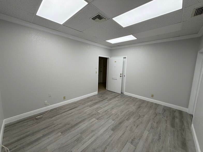7831-7865 W Sample Rd, Coral Springs, FL for lease - Building Photo - Image 3 of 6