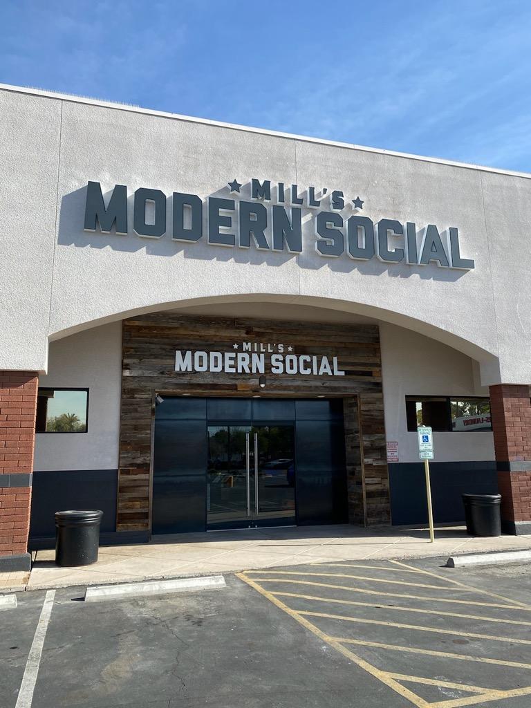 19-85 E Broadway Rd, Tempe, AZ à louer Photo principale- Image 1 de 20