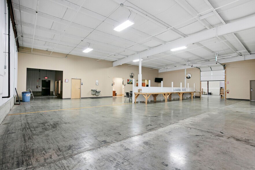 805 Commerce Dr, Leitchfield, KY à vendre - Photo du bâtiment - Image 3 de 16