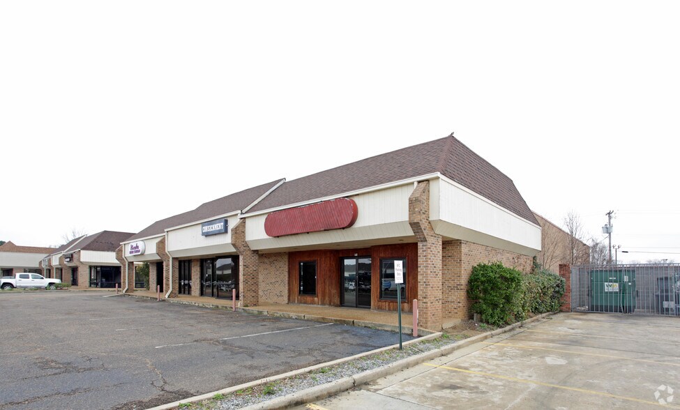 898 Centre St, Ridgeland, MS à vendre - Photo du bâtiment - Image 2 de 2
