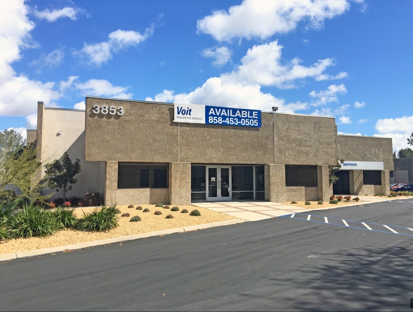 3853 Calle Fortunada, San Diego, CA à louer Photo principale- Image 1 de 7