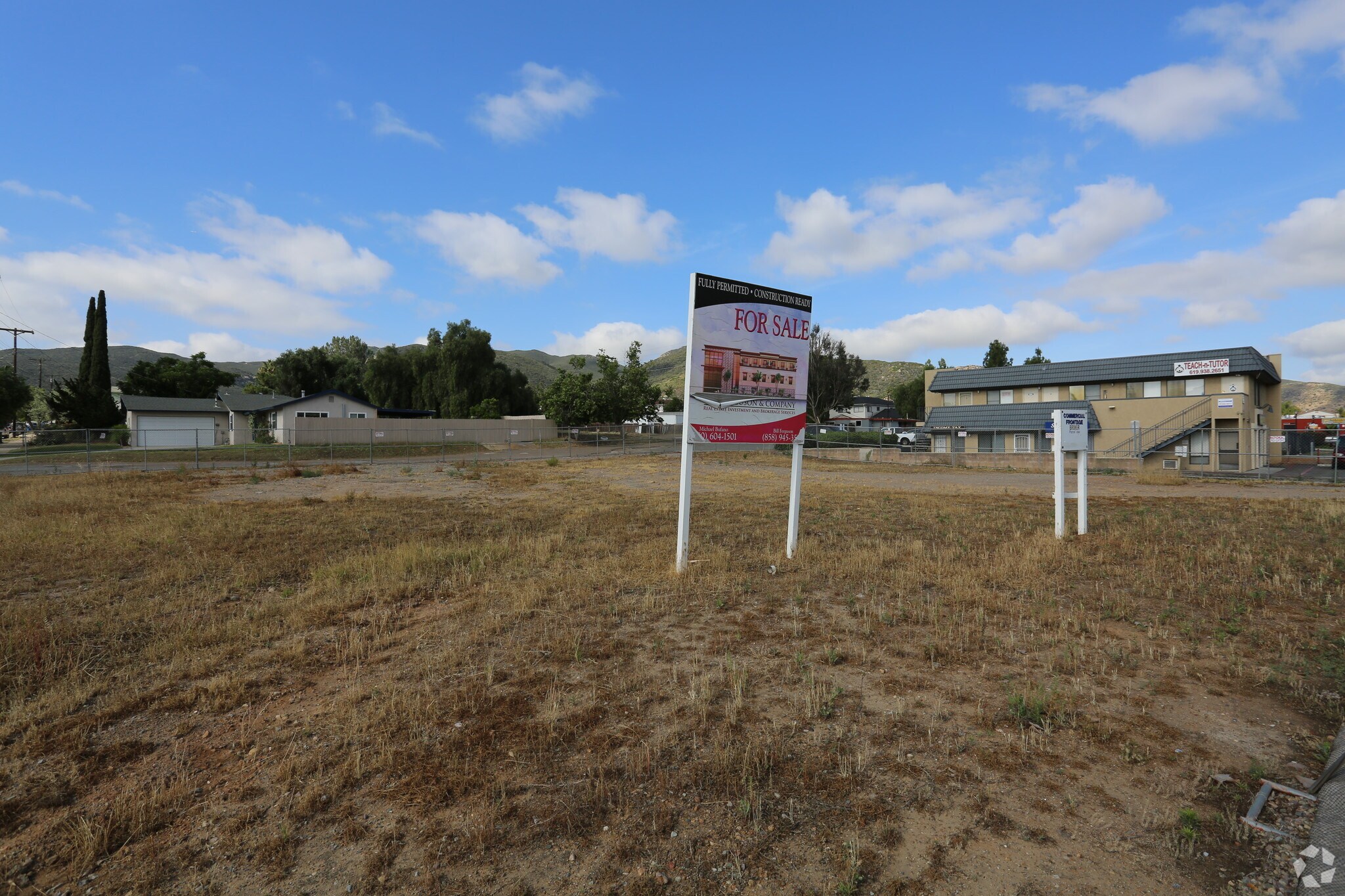 8069 Mission Gorge Rd, Santee, CA à vendre Photo principale- Image 1 de 5