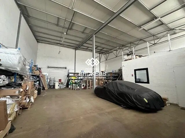 Flex in Saint-Ouen-l'Aumône for lease Interior Photo- Image 1 of 1