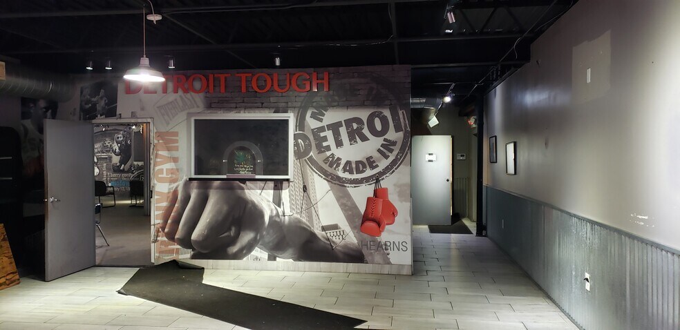 18830 Woodward Ave, Detroit, MI à vendre - Hall d’entrée - Image 3 de 12