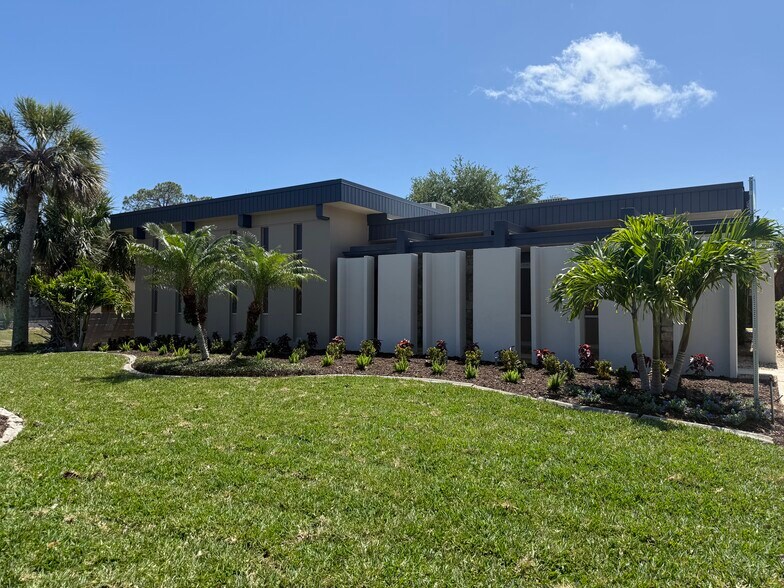 895 Barton Blvd, Rockledge, FL for lease - Primary Photo - Image 1 of 1