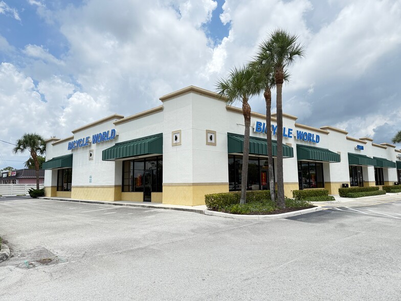 6125-6155 Lake Worth Rd, Lake Worth, FL for lease - Building Photo - Image 2 of 13