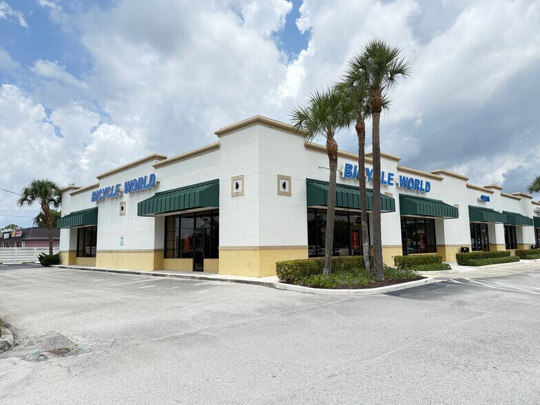 6125-6155 Lake Worth Rd, Lake Worth, FL à louer - Photo du bâtiment - Image 2 de 13