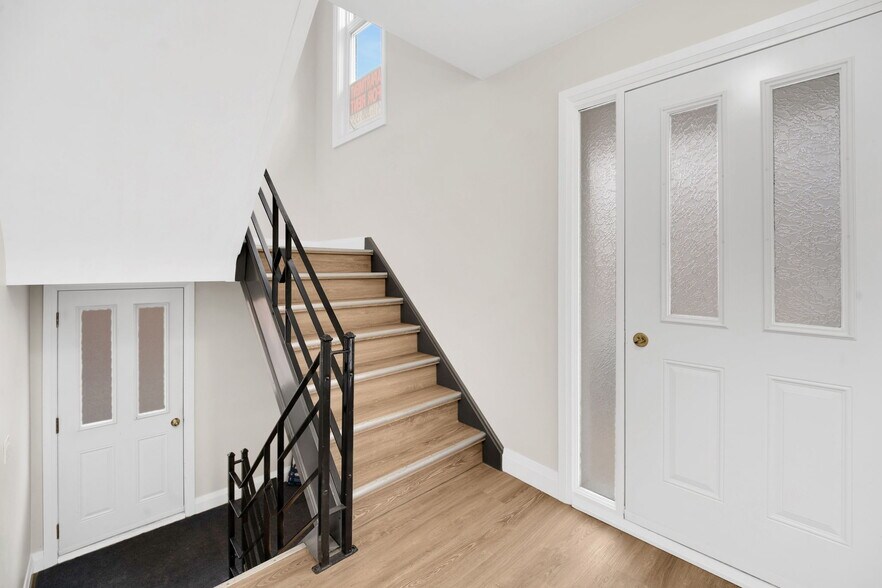 55 Thirty Eighth St, Toronto, ON à vendre - Photo intérieure - Image 3 de 7