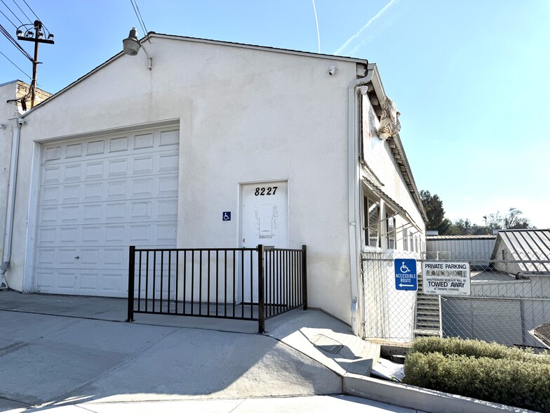 8227-8229 Commercial St, La Mesa, CA for lease - Building Photo - Image 1 of 5