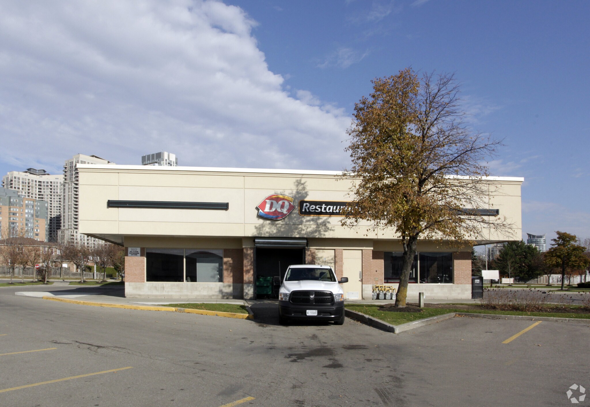 325 Central Pky W, Mississauga, ON for sale Primary Photo- Image 1 of 1