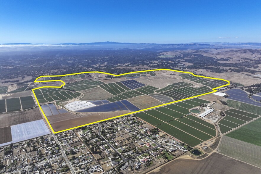 San Juan Grade Road, Salinas, CA for sale - Primary Photo - Image 1 of 25