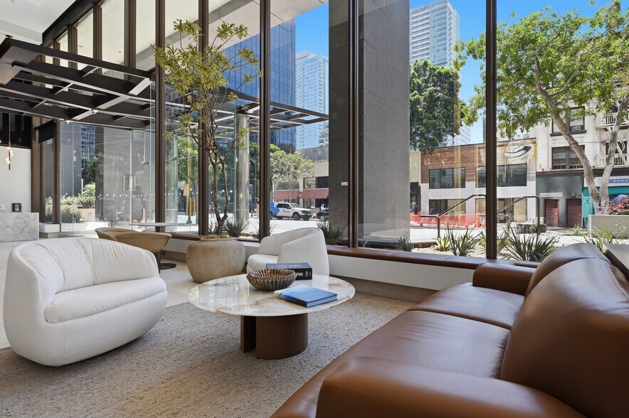 600 B St, San Diego, CA à louer - Photo du bâtiment - Image 3 de 10