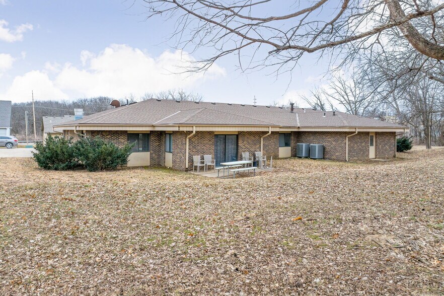 3919 Messanie St, Saint Joseph, MO à vendre - Photo du bâtiment - Image 2 de 27