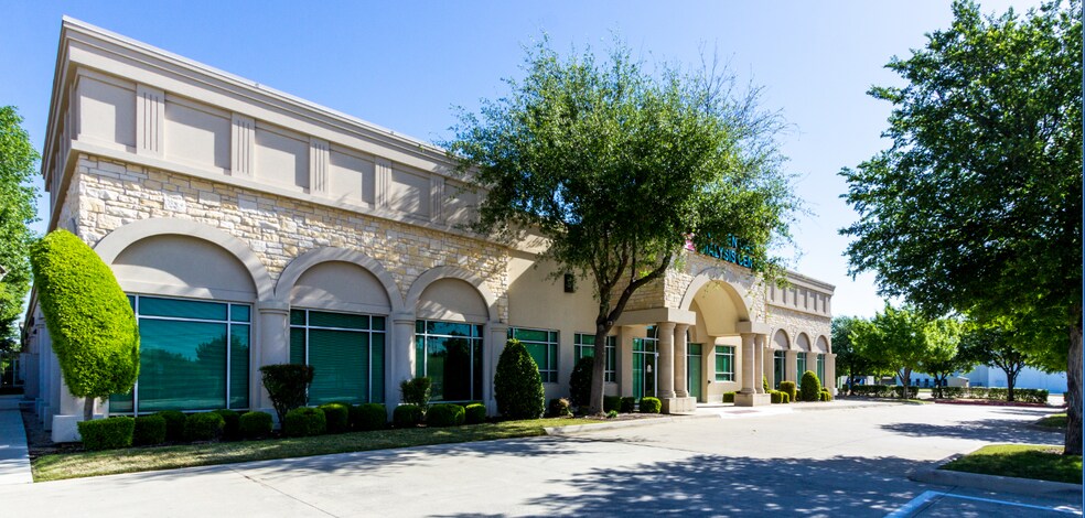 1950 NE Green Oaks Blvd, Arlington, TX à vendre - Photo du bâtiment - Image 3 de 17