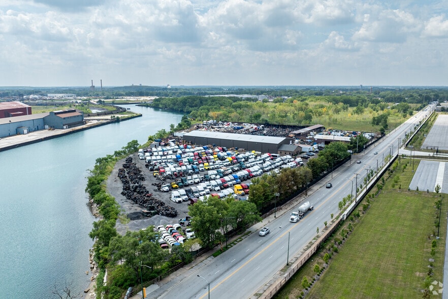 Patriot Development of Chicago portfolio of 2 properties for sale on LoopNet.ca - Aerial - Image 3 of 23