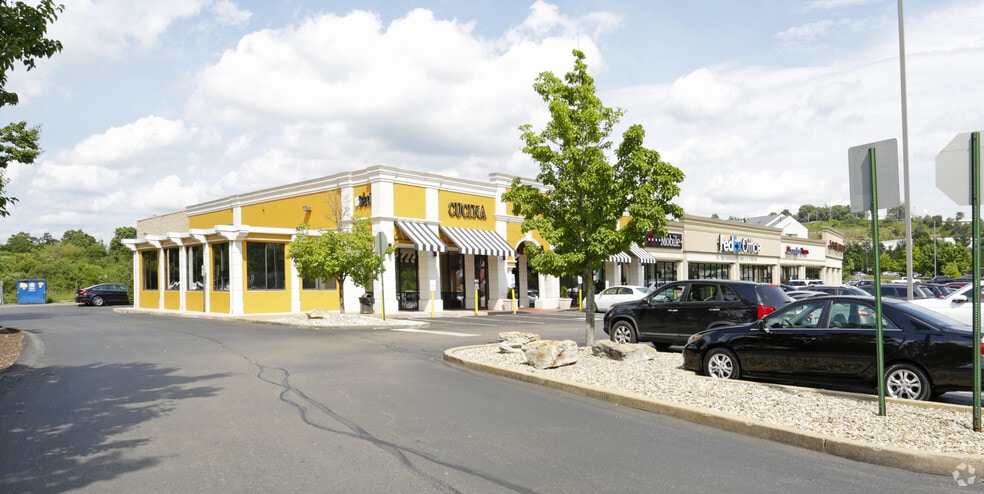 211-225 Summit Park Dr, Pittsburgh, PA for lease - Building Photo - Image 2 of 3