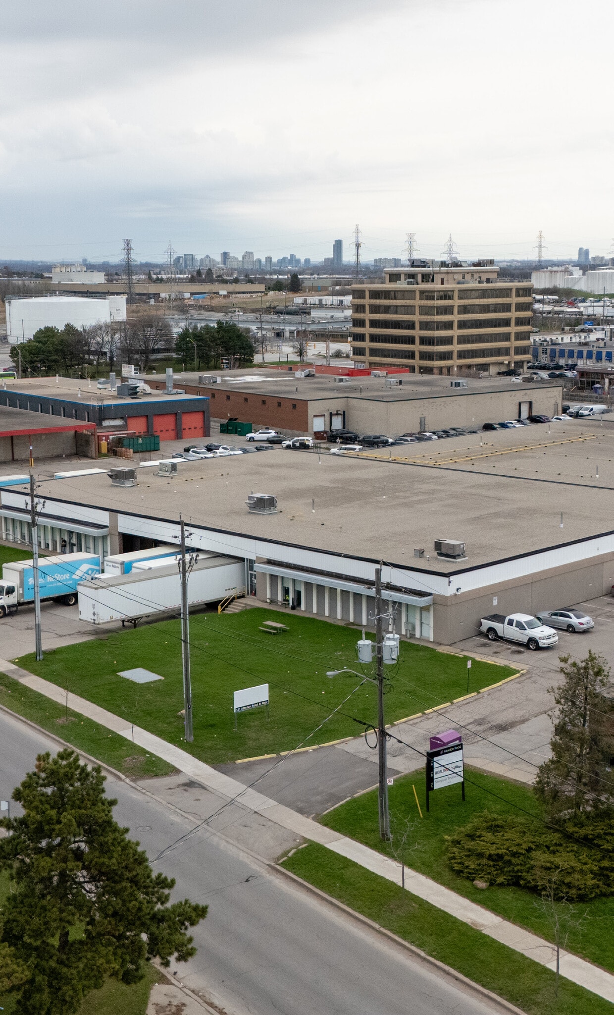 101-121 Alexdon Rd, Toronto, ON for lease Building Photo- Image 1 of 19