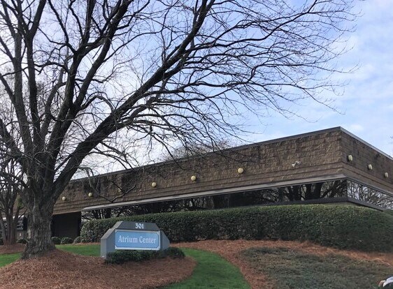 301 Keisler Dr, Cary, NC à louer - Photo du bâtiment - Image 1 de 5