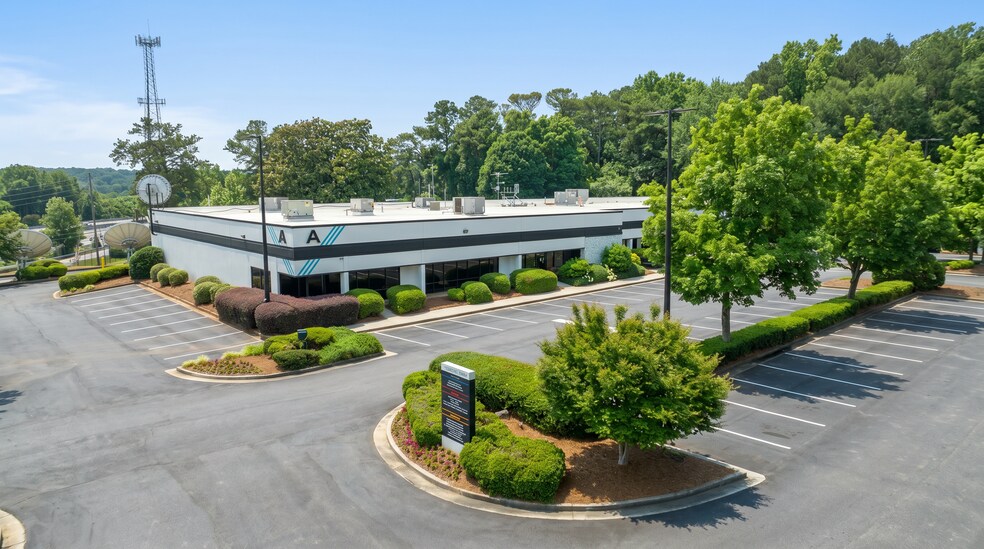 2700 Northeast Expy, Atlanta, GA à louer - Photo du bâtiment - Image 3 de 6