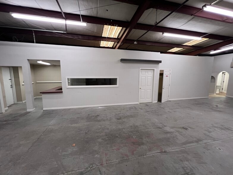3 Base St, West Columbia, SC for lease - Interior Photo - Image 3 of 20