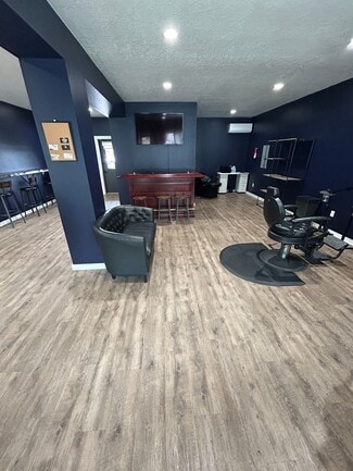 Plus de détails pour 1000 N 3rd St, Mccall, ID - Commerce de détail à louer