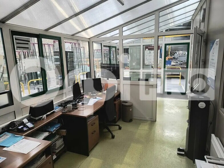 Industrial in Reims for lease - Interior Photo - Image 2 of 5