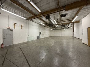 7180 SW Sandburg St, Tigard, OR à louer Photo intérieure- Image 2 de 5