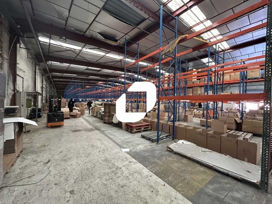 Flex in Aubervilliers for lease Interior Photo- Image 1 of 9