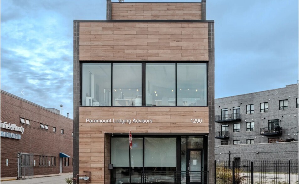 1290 N Clybourn Ave, Chicago, IL à vendre - Photo du bâtiment - Image 2 de 24