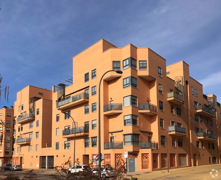 Avenida de Chile, 10, Getafe, Madrid à vendre - Photo du bâtiment - Image 2 de 2