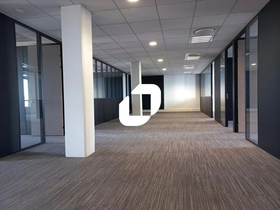Rue De Douai, Lille for lease Interior Photo- Image 1 of 12
