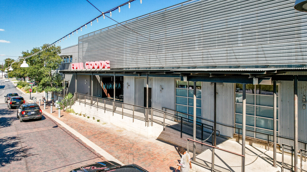 200 E Grayson St, San Antonio, TX for lease - Building Photo - Image 1 of 14