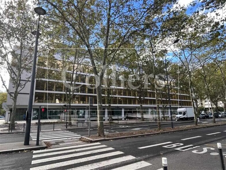 64 Boulevard Du 11 Novembre 1918, Villeurbanne for lease - Building Photo - Image 2 of 20