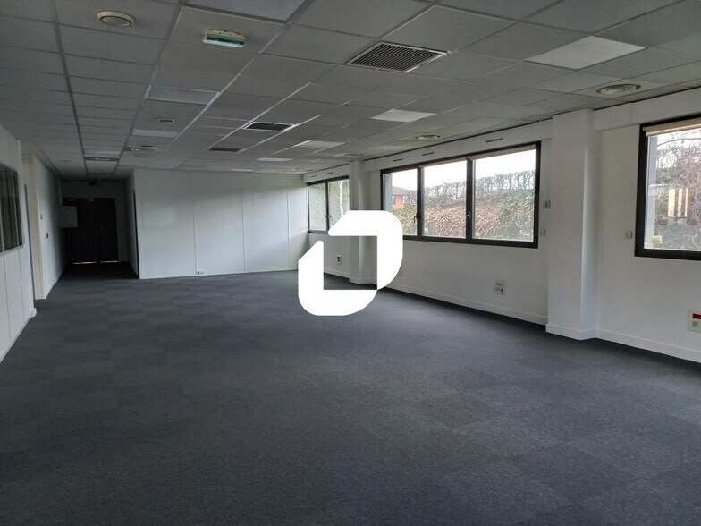 15-17 Rue Nicolas Appert, Villeneuve-d'Ascq for lease - Building Photo - Image 3 of 6