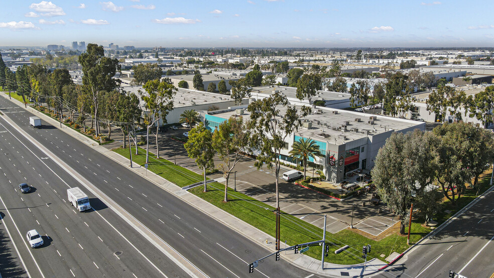 15501 Red Hill Ave, Tustin, CA for sale - Building Photo - Image 3 of 11