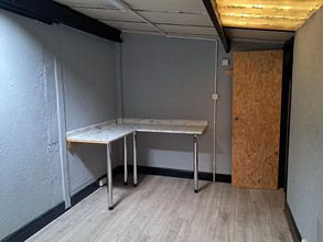 Longshot Ln, Bracknell for lease Interior Photo- Image 2 of 3