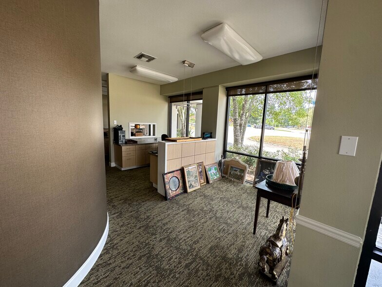 7414 Picardy Ave, Baton Rouge, LA à vendre - Photo du bâtiment - Image 3 de 15