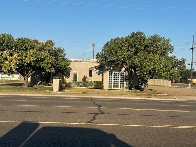 Plus de détails pour 1835 N Hobart St, Pampa, TX - Bureau à vendre