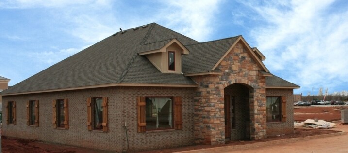 15200 Lleyton Ct, Oklahoma City, OK à vendre - Photo du bâtiment - Image 2 de 12